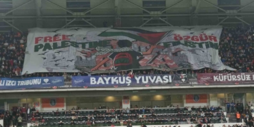basaksehir-taraftarindan-filistine-destek-XUWNyMVw.jpg