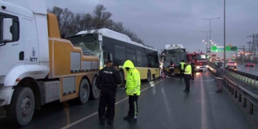 basaksehirde-3-iett-otobusu-carpisti-5-yolcu-yaralandi-bfSAnOdM.jpg