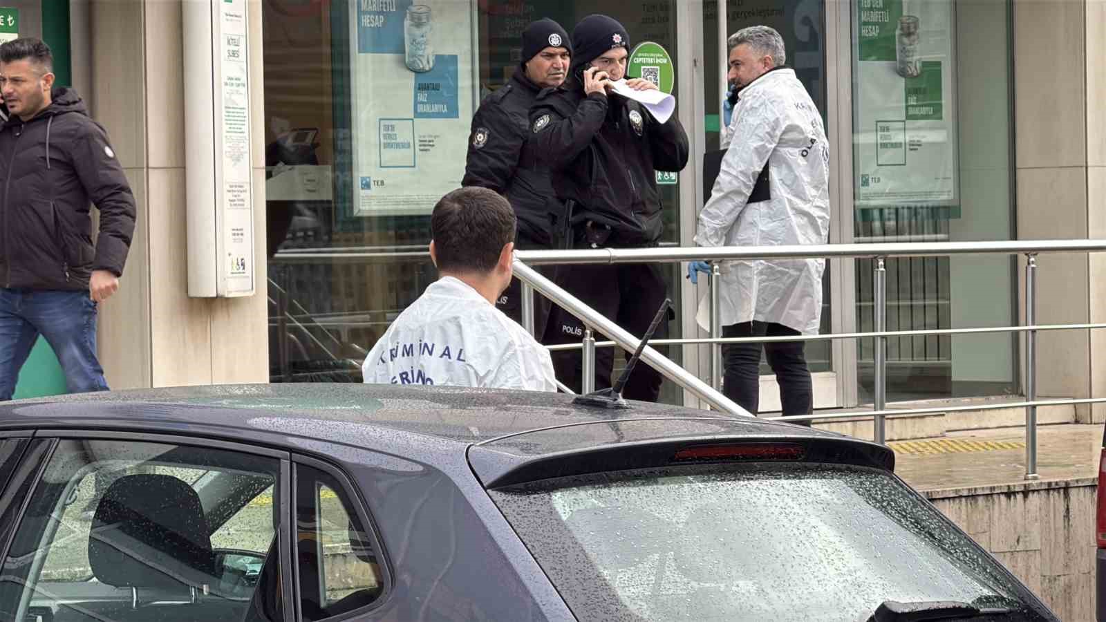 basaksehirde bankadan para ceken is adamina soygun girisimi 3