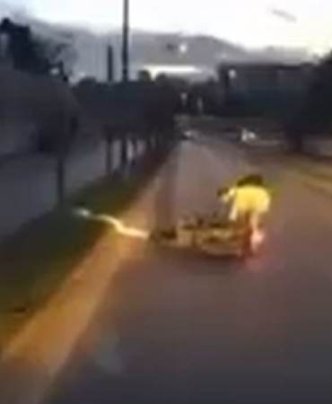 basaksehirde-cukur-nedeniyle-kontrolu-kaybeden-motosikletli-yola-savruldu-Bg6PqWnu.jpg