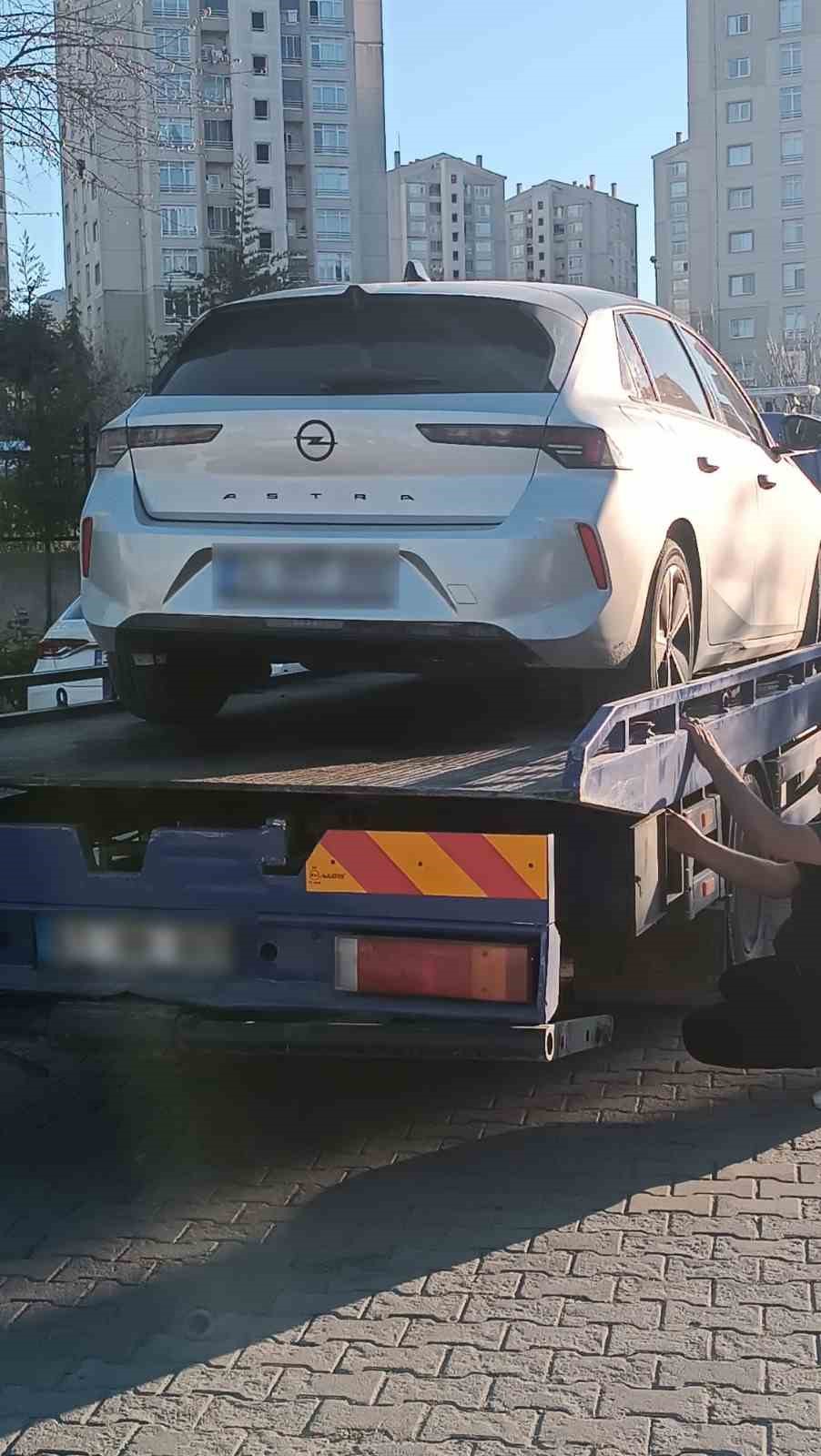 Başakşehir’de "dur" ihtarına uymayan hırsız kovalamaca sonrası yakalandı: 330 bin TL ceza 6 basaksehirde dur ihtarina uymayan hirsiz kovalamaca sonrasi yakalandi 330 bin tl ceza 2