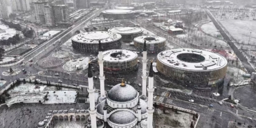 basaksehirde-kar-yagisi-dronla-goruntulendi-hTLsFp1M.jpg