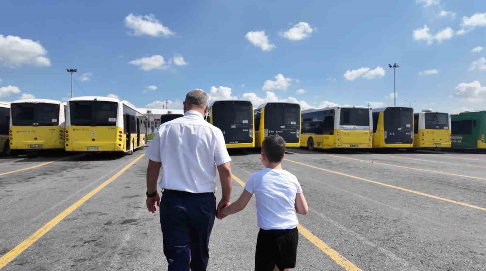 basaksehirde kaybolan cocuk iett soforunun dikkatiyle ailesine kavustu 1 NaVAwWie