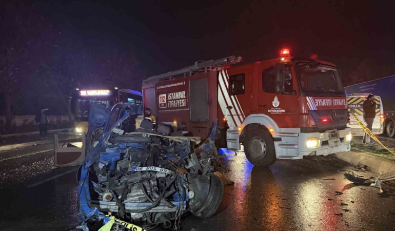 basaksehirde-kontrolden-cikan-beton-mikseri-zincirleme-kazaya-neden-oldu-2-olu-6-yarali-xVXbB8iR.jpg