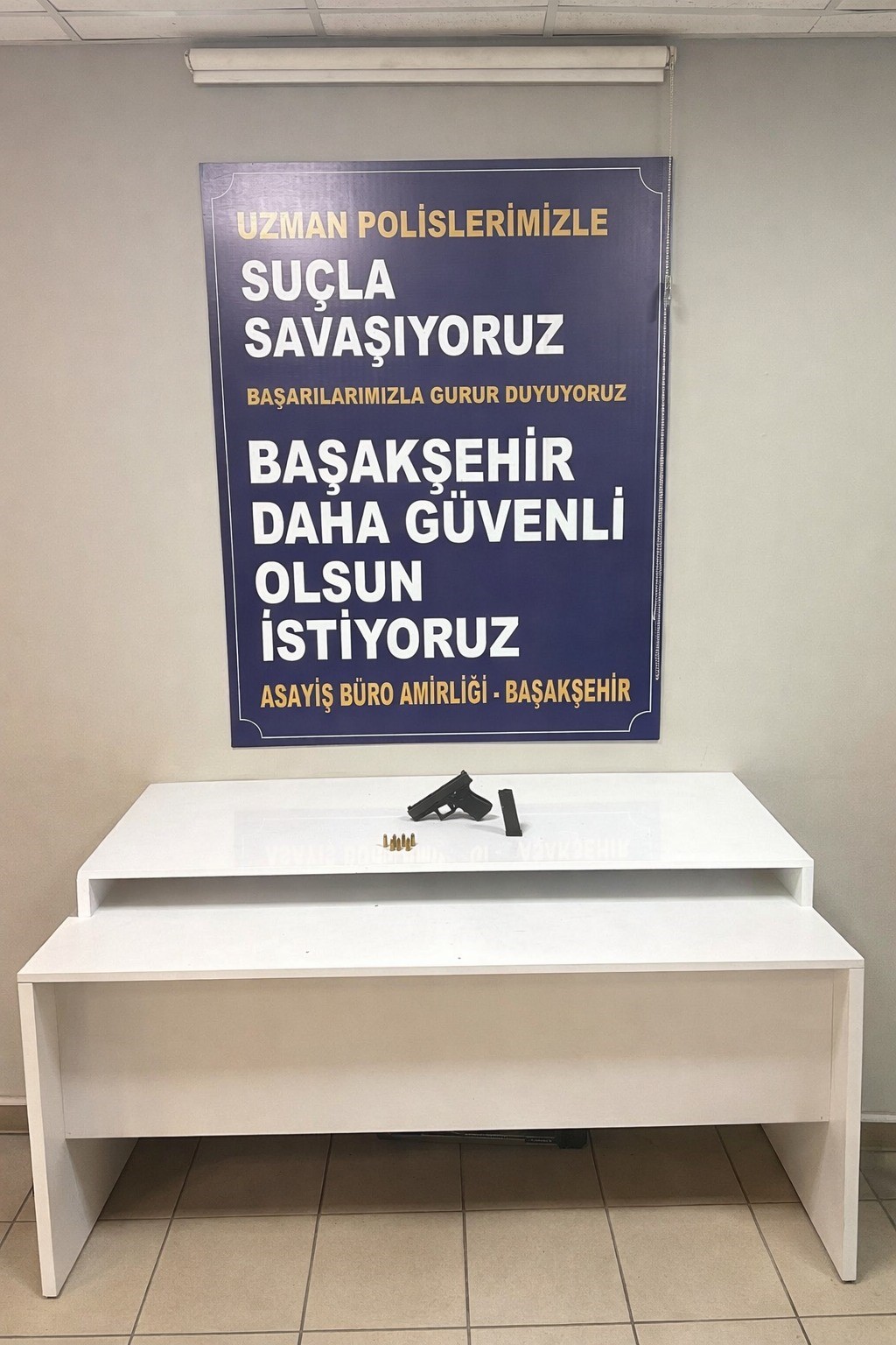 basaksehirde odedikleri borcu silahla gasp etmeye calistilar 1 lSVpYXDe
