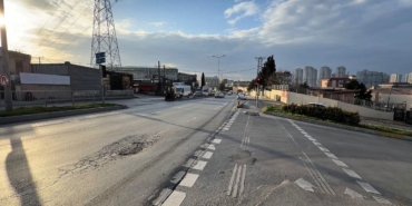 basaksehirde-tirin-altinda-kalan-motosiklet-surucusu-olumden-dondu-cKdjYEW1.jpg
