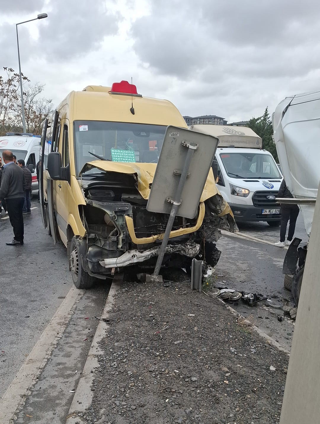 basaksehirde zincirleme kaza 12 yarali 0 BRiAQPnf