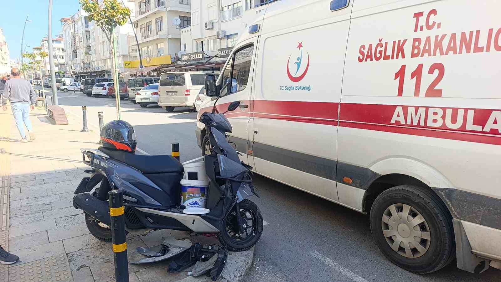 Başında olması gereken kask motosiklette olunca ölümden döndü 10 basinda olmasi gereken kask motosiklette olunca olumden dondu 6 i8yK2HPZ