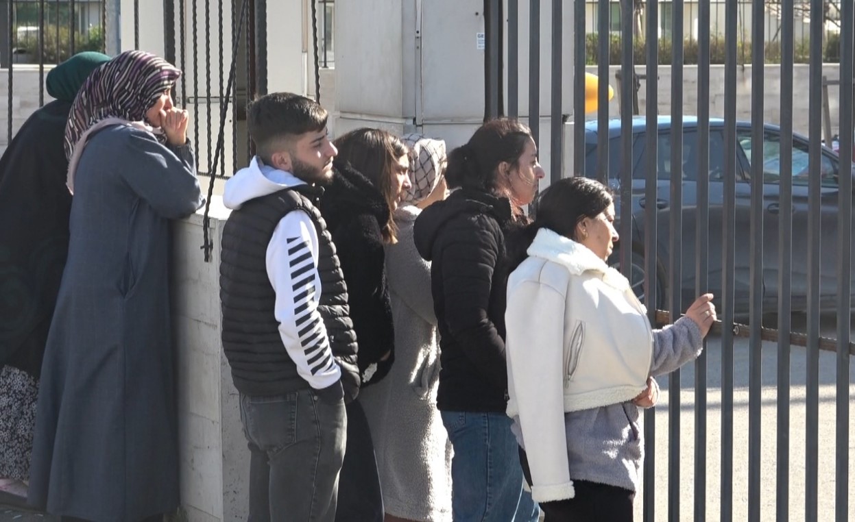 basindan vurulmus halde esi tarafindan hastaneye goturulen kadin hayatini kaybetti 1 Uv8ami5i
