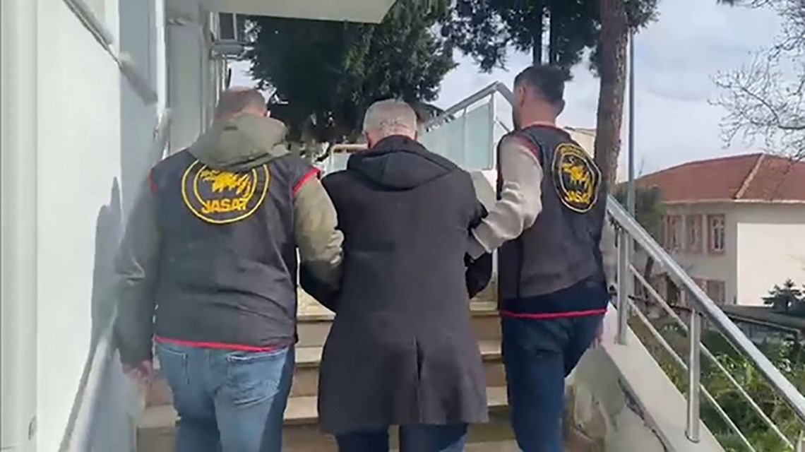 basindan vurulup yakilmisti 1 Dpp2cVUu