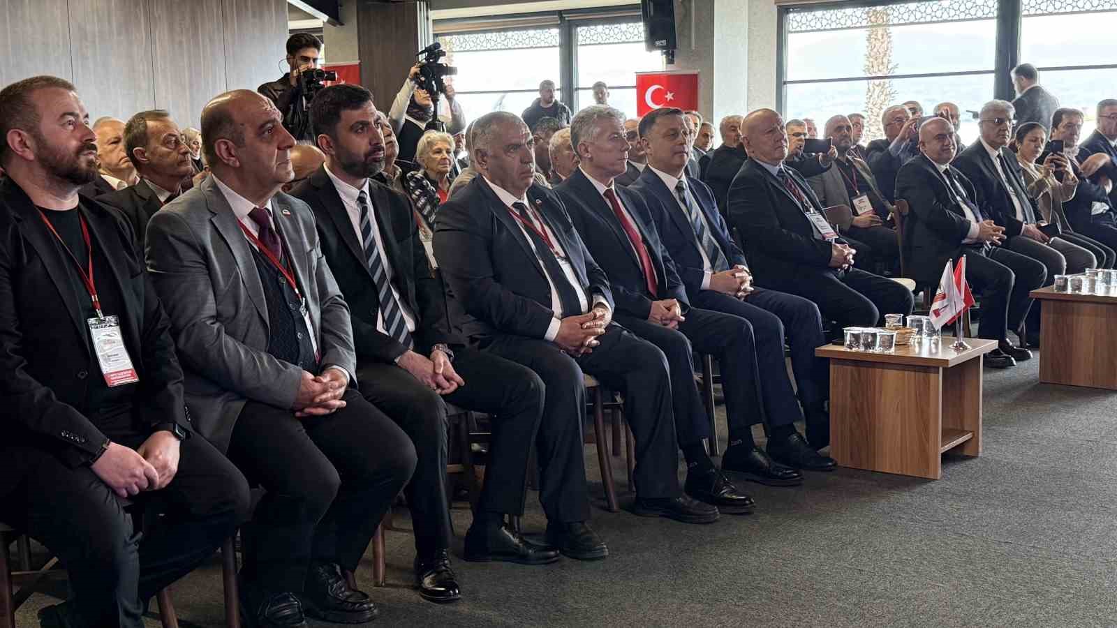 Basının geleceği ve yaşanan zorluklar masaya yatırıldı 5 basinin gelecegi ve yasanan zorluklar masaya yatirildi 1 TEvVnyHr