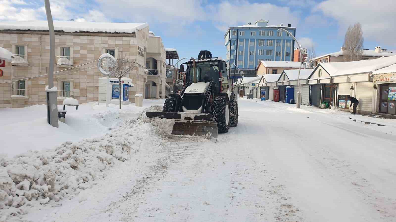 baskale kara gomuldu 88 yerlesim yerinin yolu kapandi 15 iDaMu8vC