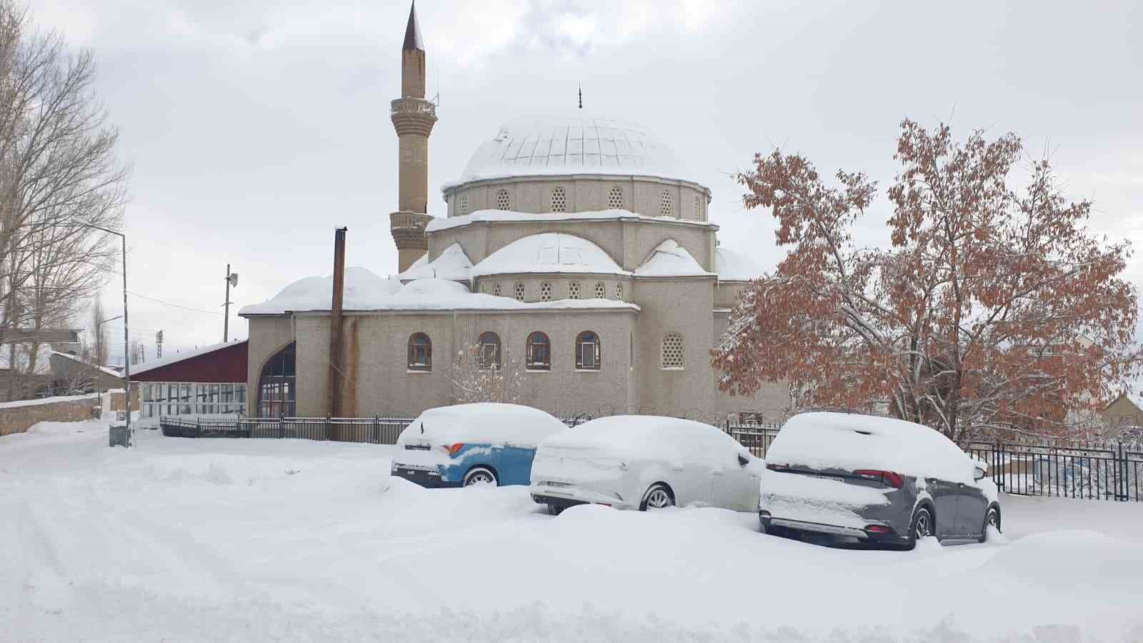baskale kara gomuldu 88 yerlesim yerinin yolu kapandi 5 KOPZQCAJ