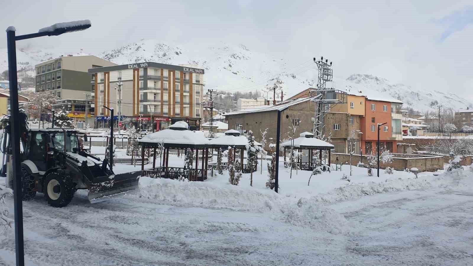baskalede 13 yerlesim yerine ulasim saglanamiyor 1 2AMm28bm