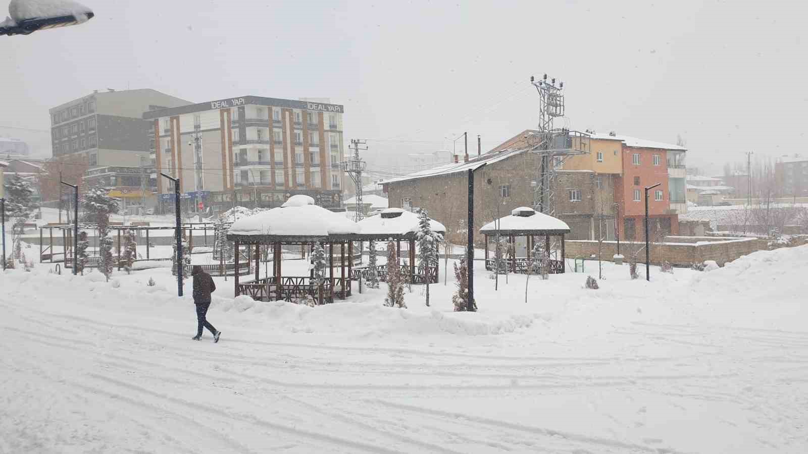baskalede 19 yerlesim yerinin yolu ulasima kapandi 10 ihpMvaCj