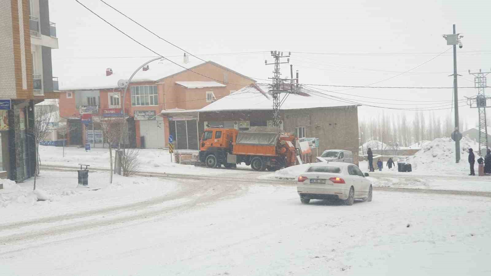 baskalede 19 yerlesim yerinin yolu ulasima kapandi 6 N2BCqz7m