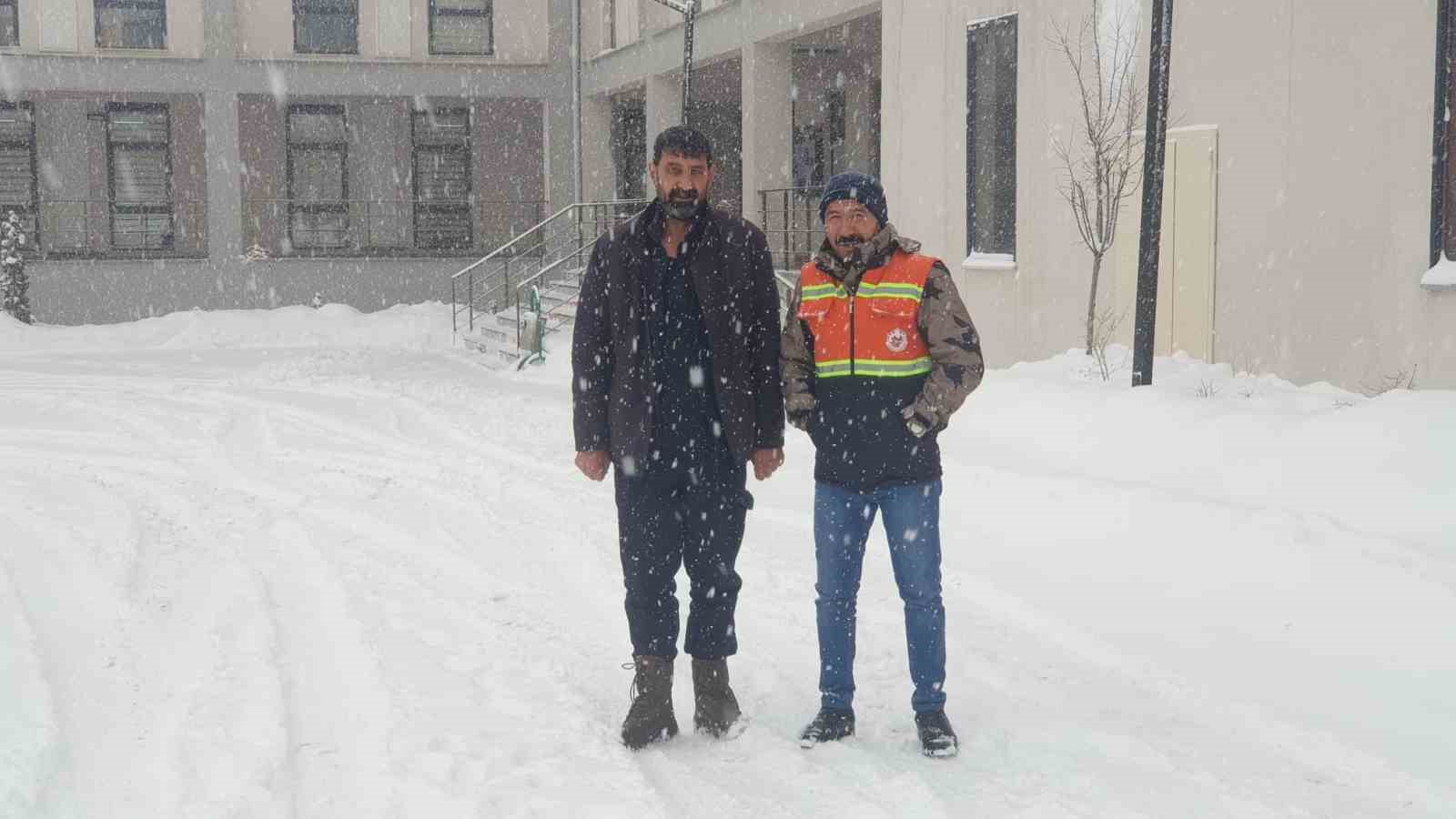 baskalede 19 yerlesim yerinin yolu ulasima kapandi 9 peM7Ulp4