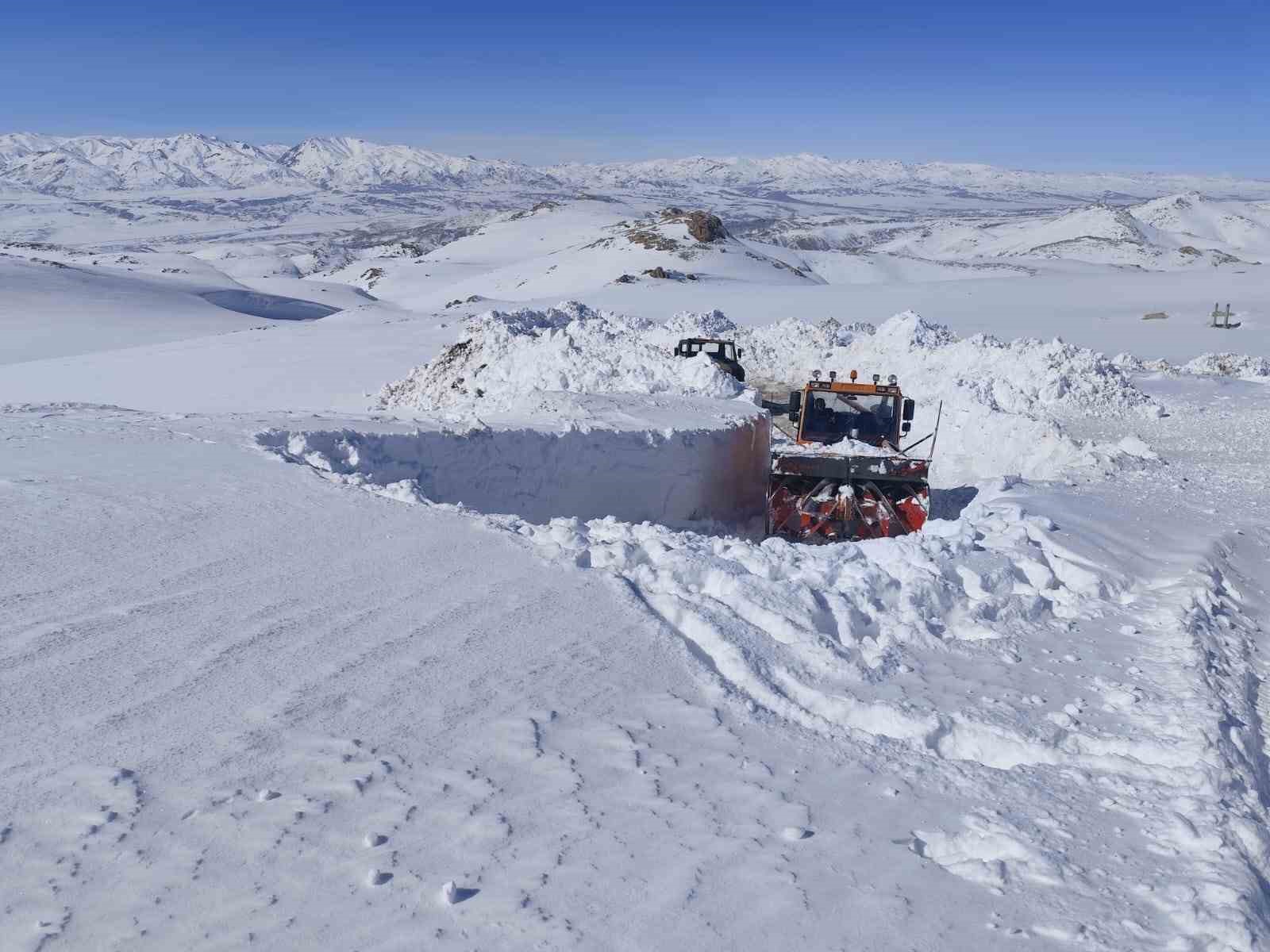 baskalede 3 metreyi bulan kar tunellerinde calisma 1 CBvKMnrz