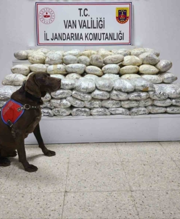 baskalede-60-kilo-uyusturucu-ele-gecirildi-lVws7gA7.jpg