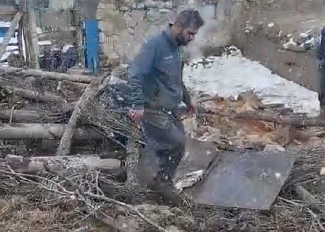 baskalede ahir coktu 20 kucukbas hayvan gocuk altinda kaldi 2 SyiU9wdT