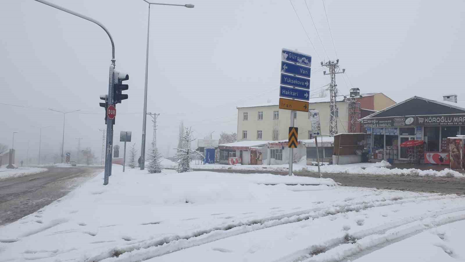 Başkale’de kar yağışı 5 baskalede kar yagisi 1 ianvp8G1