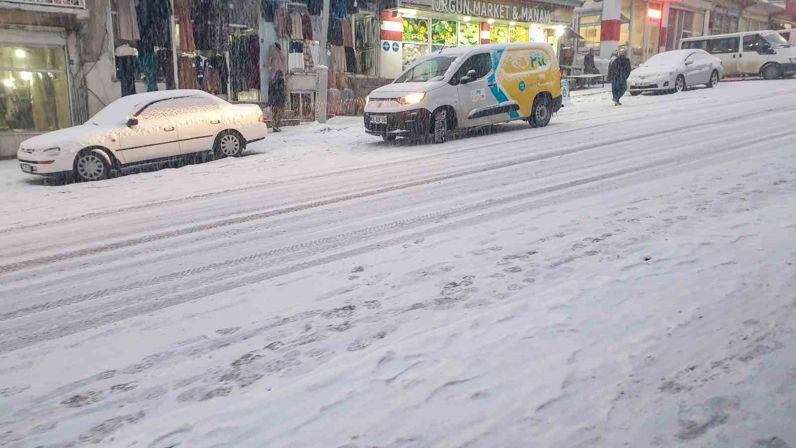 baskalede kar yagisi etkili oldu 6 NKpn565A