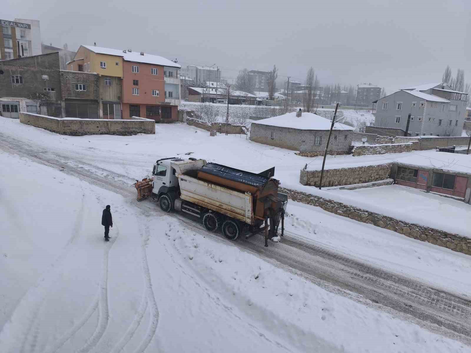 Başkale’de taşımalı eğitime 1 gün ara verildi 8 baskalede tasimali egitime 1 gun ara verildi 4 WO6yrQXQ