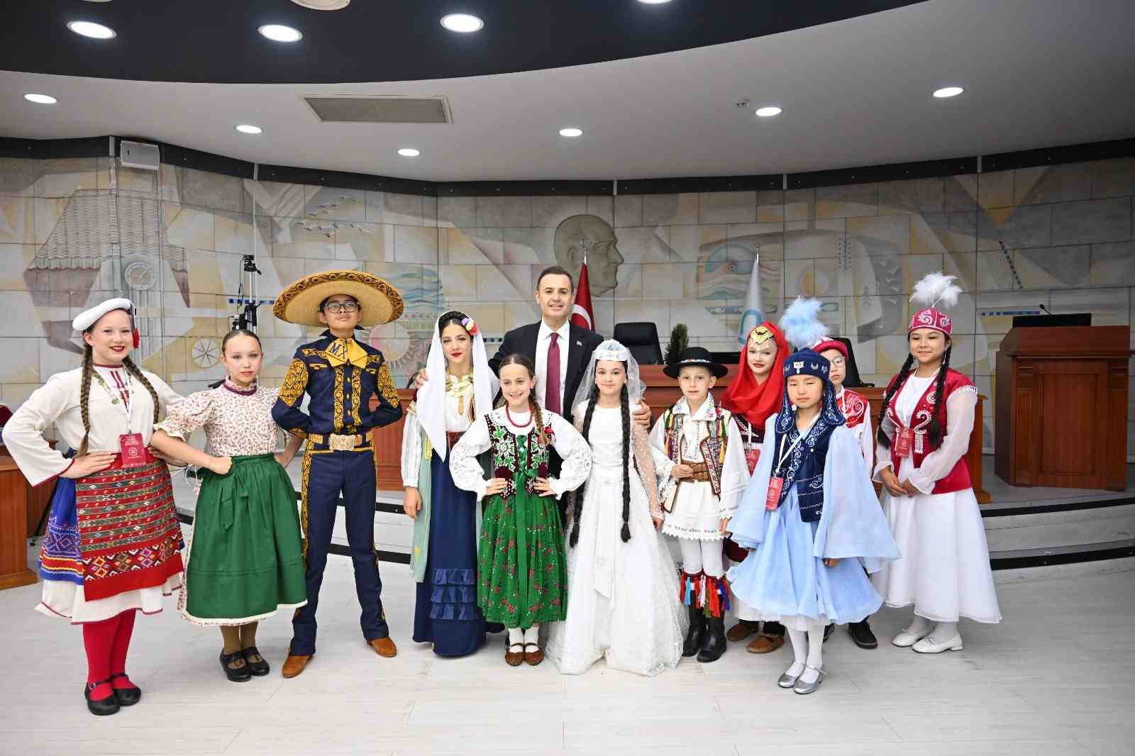 baskan akin dunya cocuklarini agirladi 0
