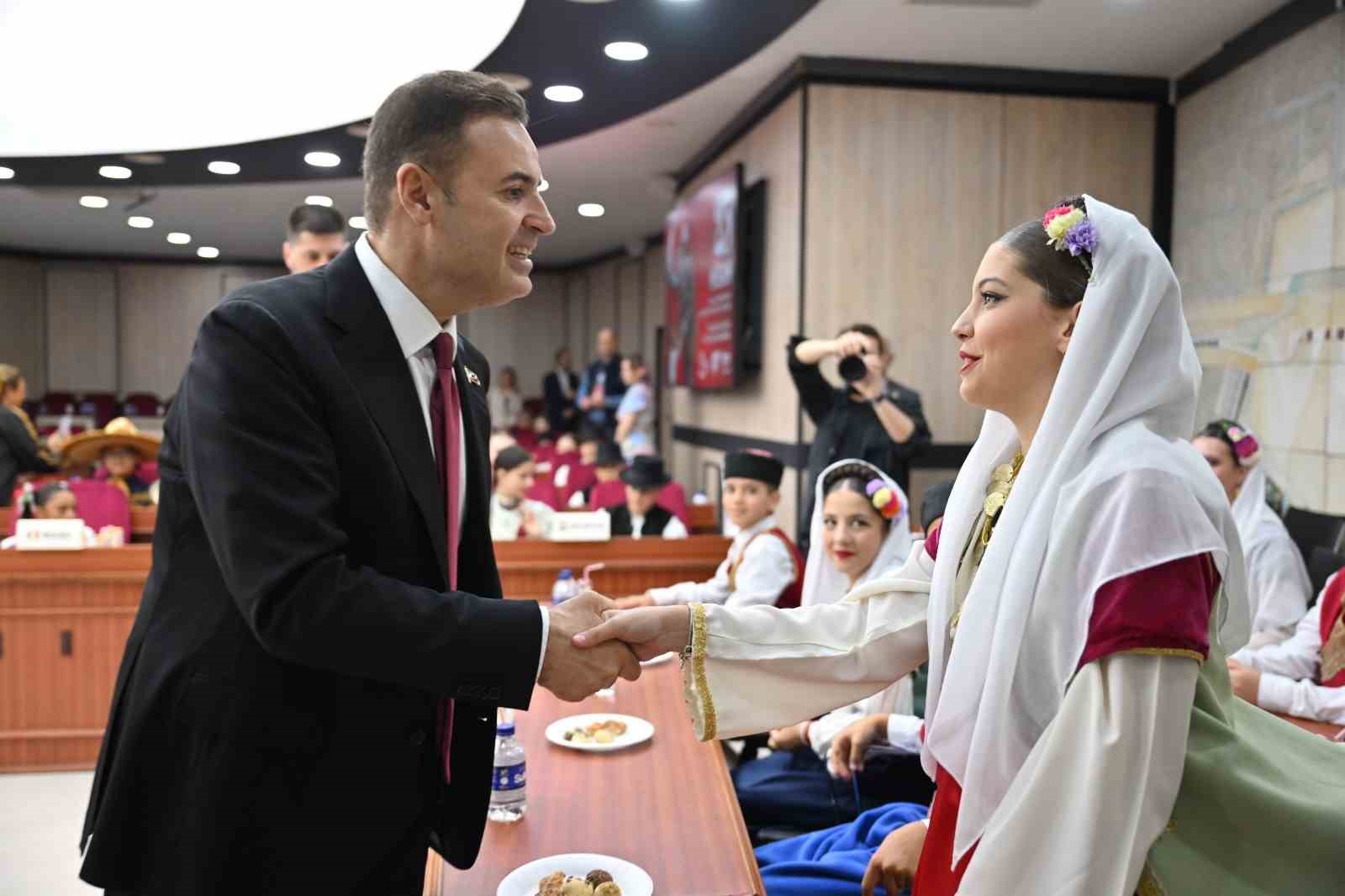baskan akin dunya cocuklarini agirladi 4 vjI3ijMF