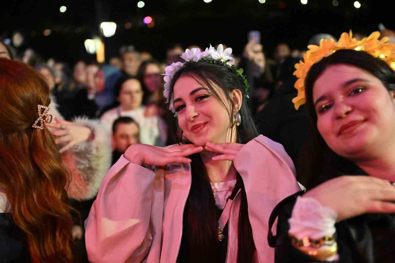 baskan akin hidirellezi hemsehrileriyle birlikte coskuyla kutladi 12 aVu1G2Ii