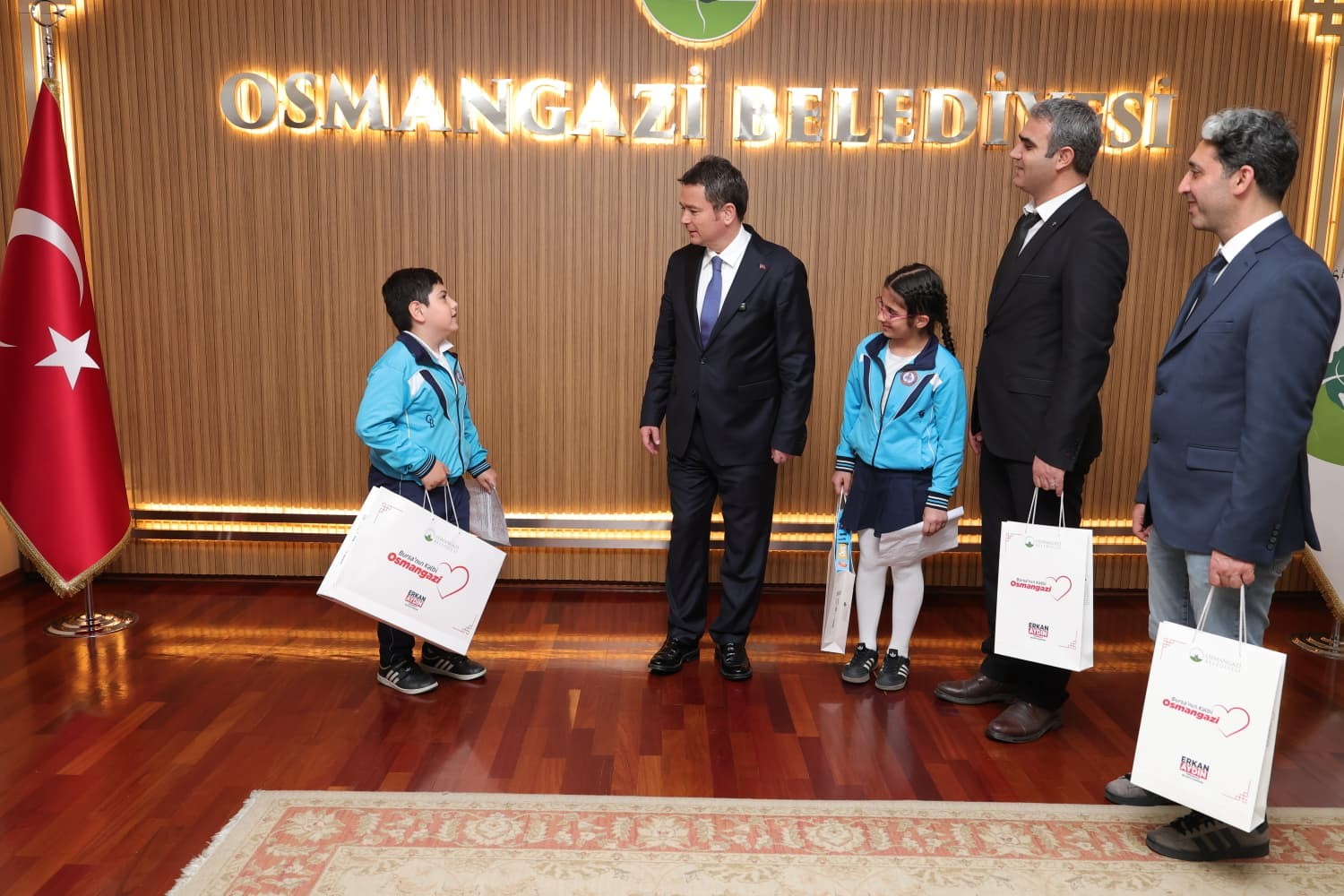 baskan aydin koltugu cocuklara birakti 4 UCgOEbEt