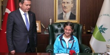 baskan-aydin-koltugu-cocuklara-birakti-SEgFbgu3.jpg