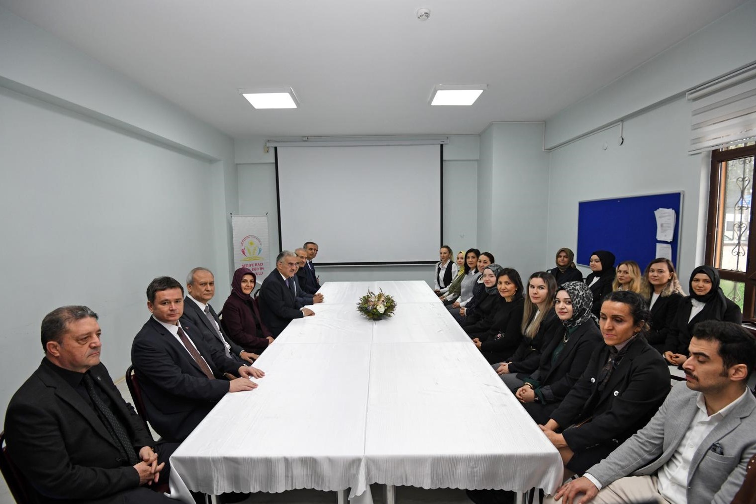 baskan aydin ozel gereksinimli cocuklarin karne sevincini paylasti 2