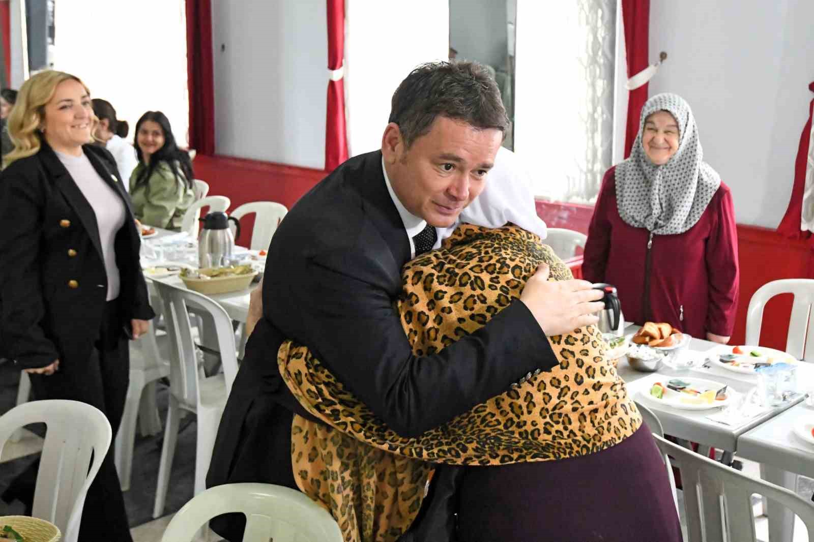 baskan aydin sirameselerde vatandasin nabzini tuttu 0 P7waEk8a