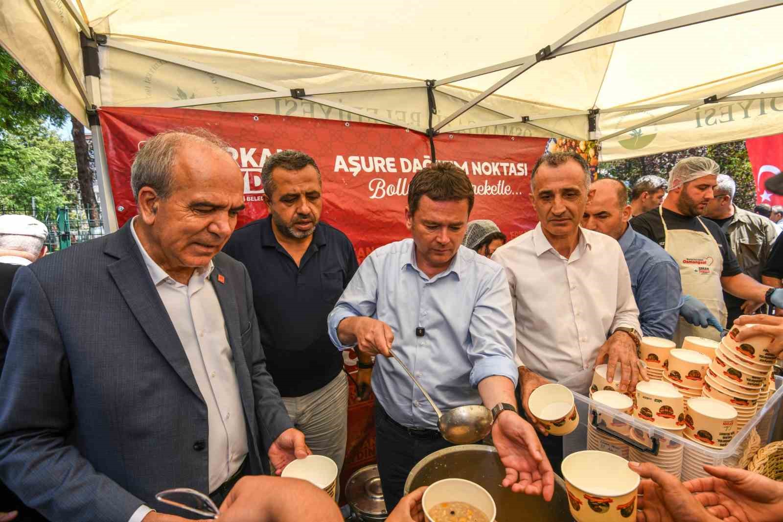 baskan aydin vatandaslarla sahada omuz omuza 1 2z1m8AVp