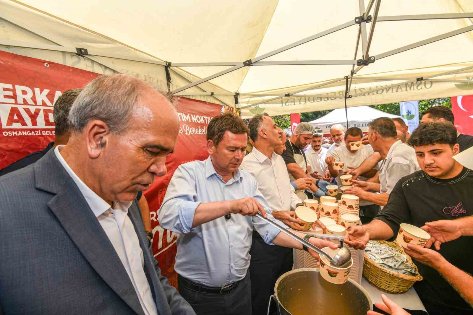 baskan aydin vatandaslarla sahada omuz omuza 3 1mI43u4c