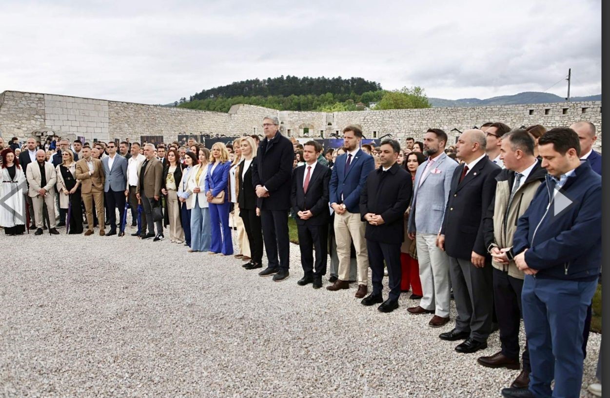 baskan aydindan saraybosnada anlamli temas 2 hgDIpGaZ