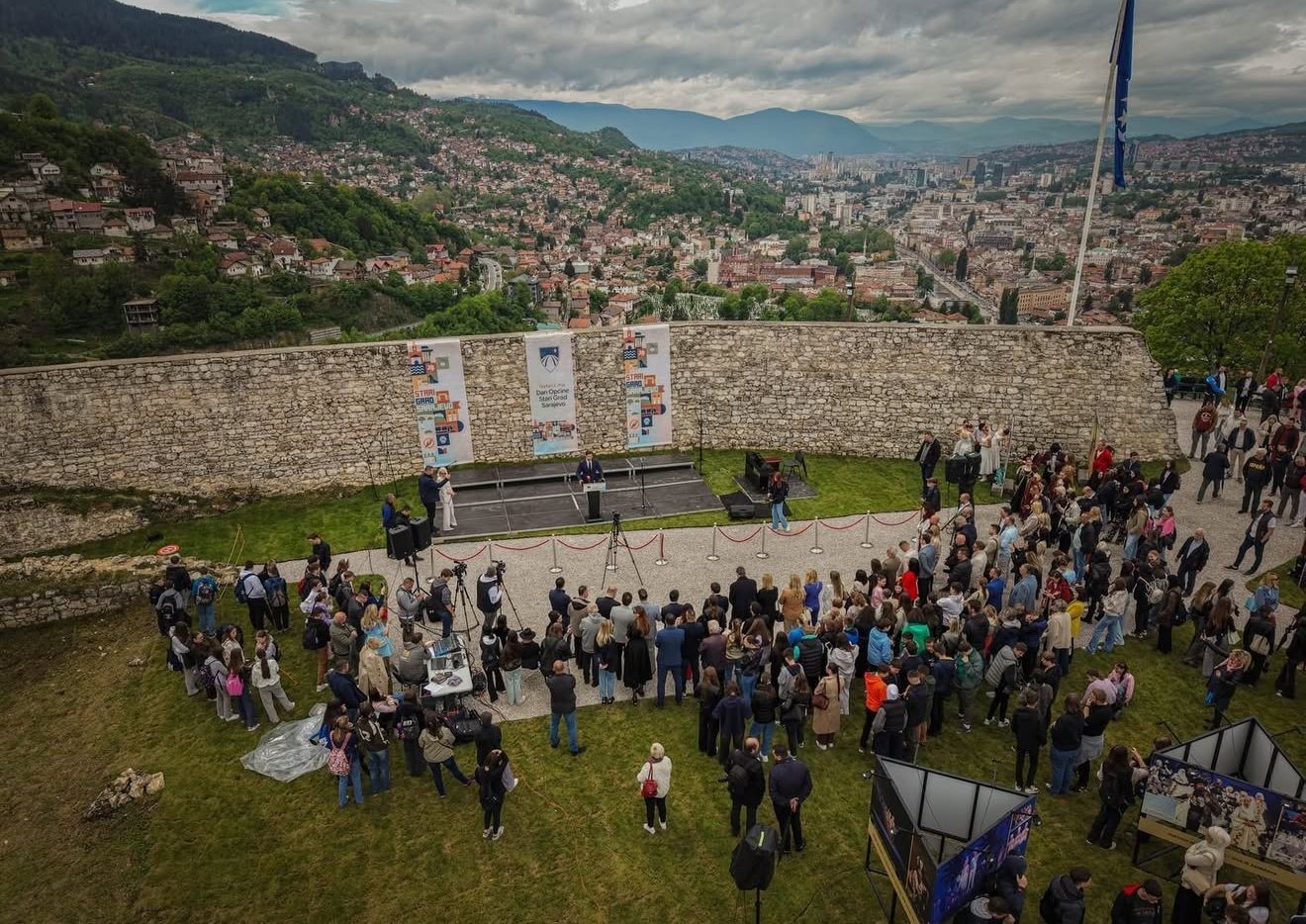 baskan aydindan saraybosnada anlamli temas 3