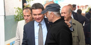 baskan-aydindan-yurekleri-isitan-bulusma-Sun9tKys.jpg