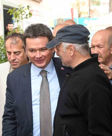 baskan-aydindan-yurekleri-isitan-bulusma-Sun9tKys.jpg