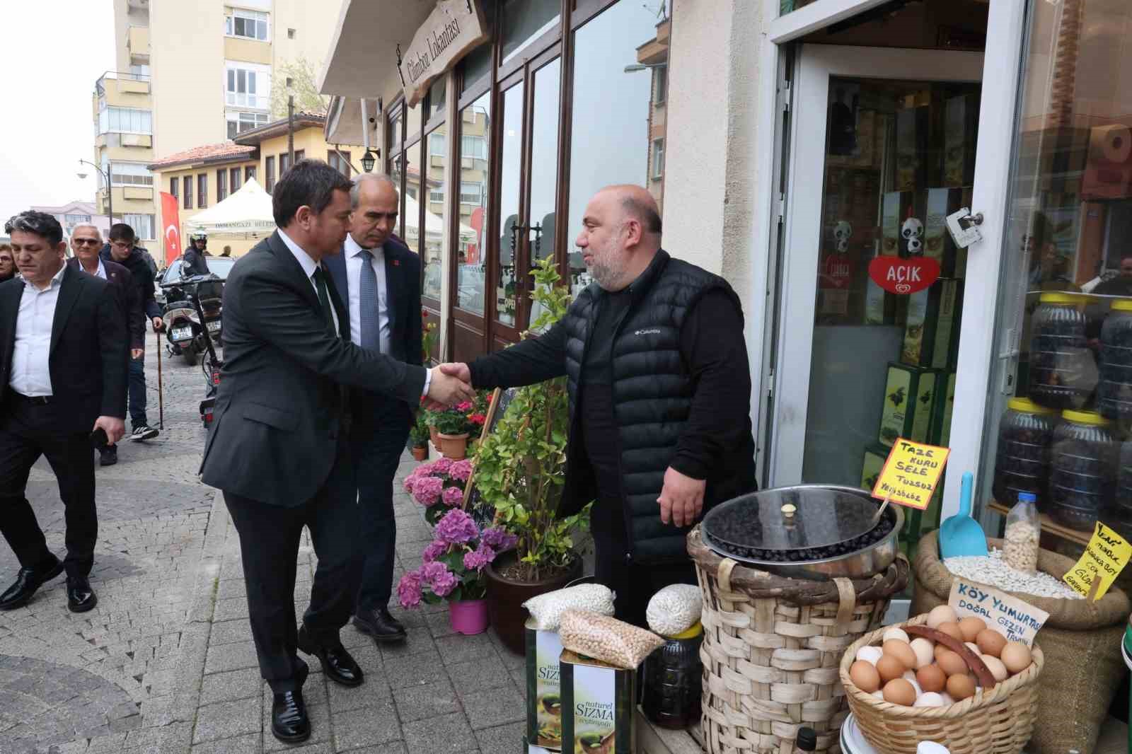 baskan aydinin cuma duragi muradiye mahallesi oldu 3 4z7gKnnL