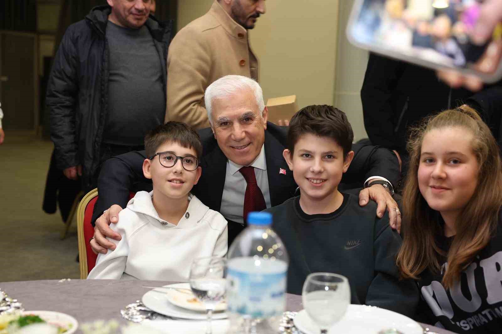 baskan bozbey bursa gonulluleri ile bulustu 1