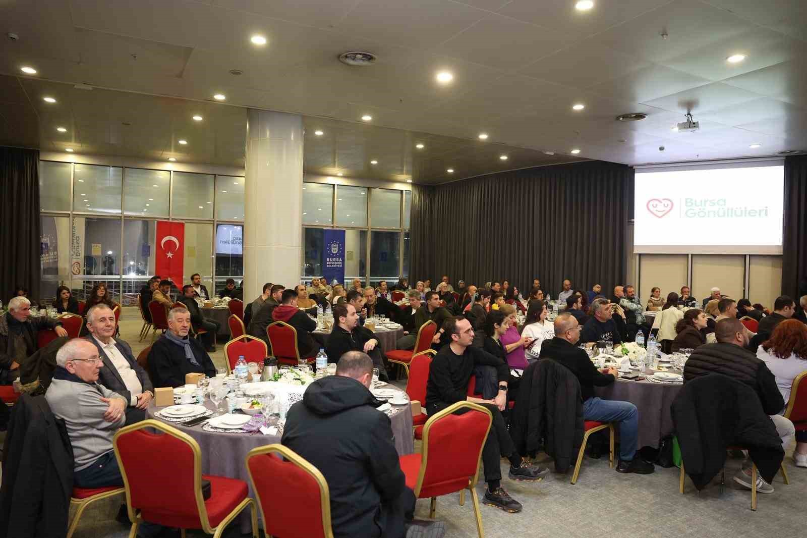 baskan bozbey bursa gonulluleri ile bulustu 3 fkQJA5Xa