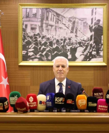 baskan-bozbey-bursayi-gelecege-hazirliyoruz-S75aUN9U.jpg