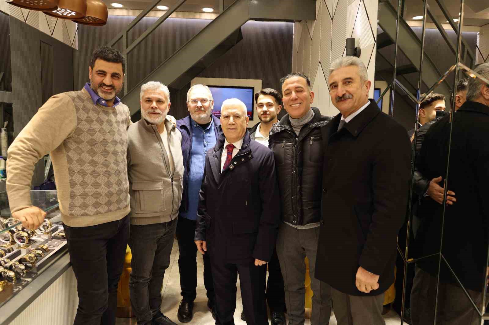 baskan bozbey carsi esnafiyla bayramlasti 1 n4pm33mO