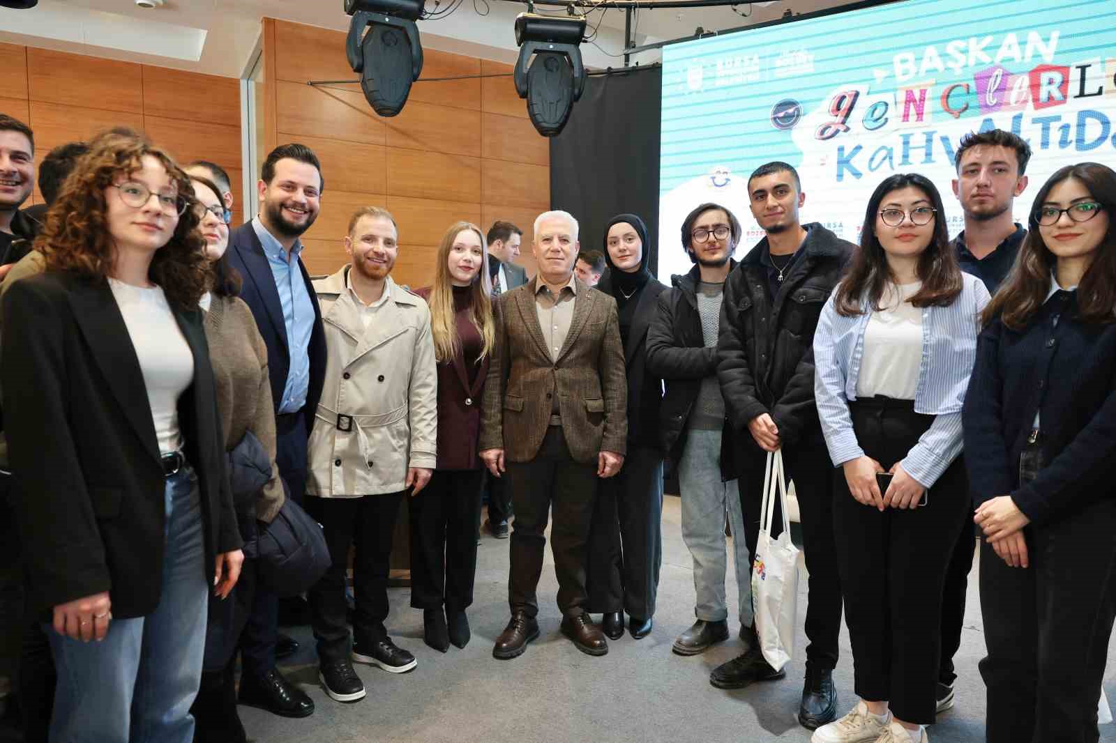 baskan bozbey genclerle gelecegi konustu 2 pZvSGRMJ