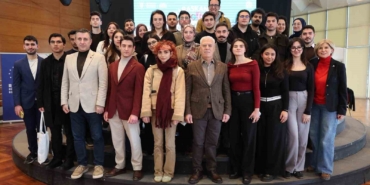 baskan-bozbey-genclerle-gelecegi-konustu-a8K5PuC8.jpg