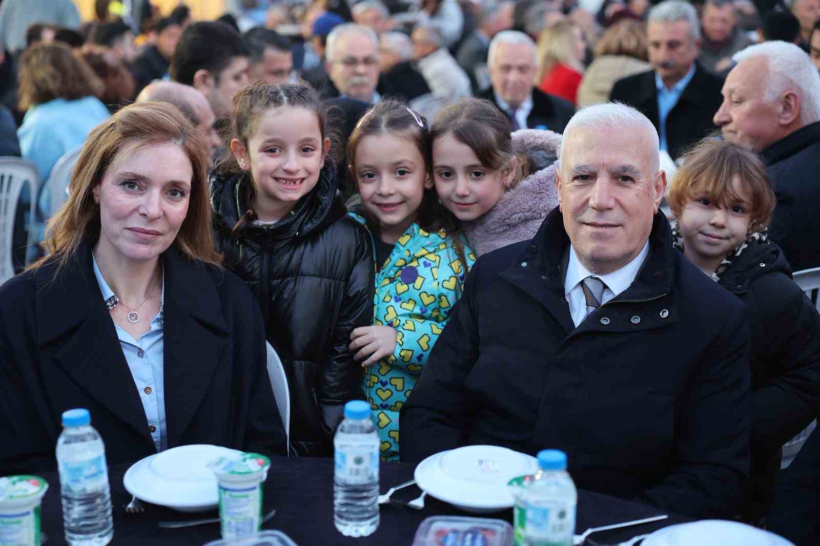baskan bozbey kendi mahallesinde komsulariyla iftar yapti 7