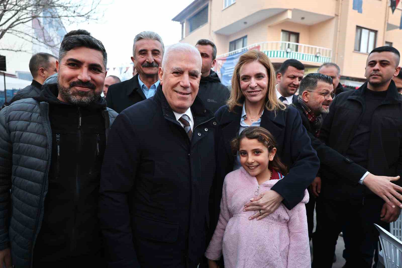 baskan bozbey kendi mahallesinde komsulariyla iftar yapti 9 tE8PZAX7