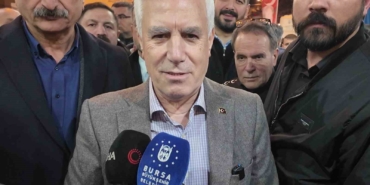 baskan-bozbey-sahurda-vatandaslarla-bulustu-tarihi-firinlarda-tahinli-pide-ve-simit-dagitti-gbFw7PJf.jpg